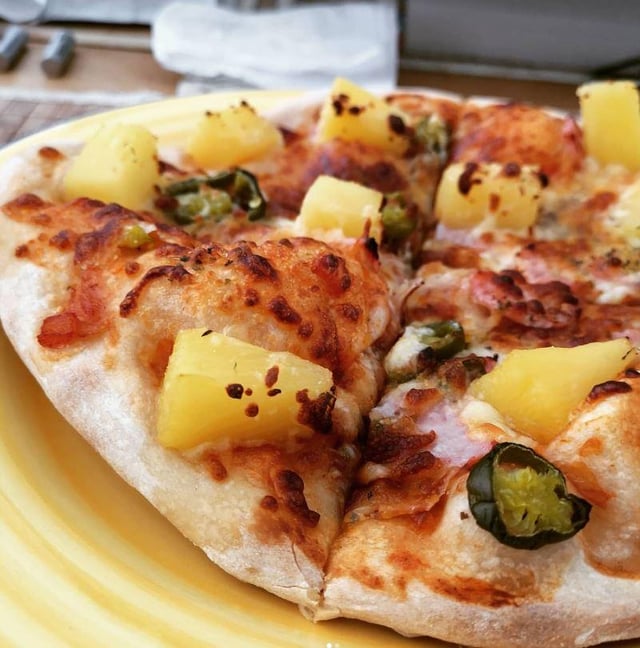 Hawaiian pizza homemade