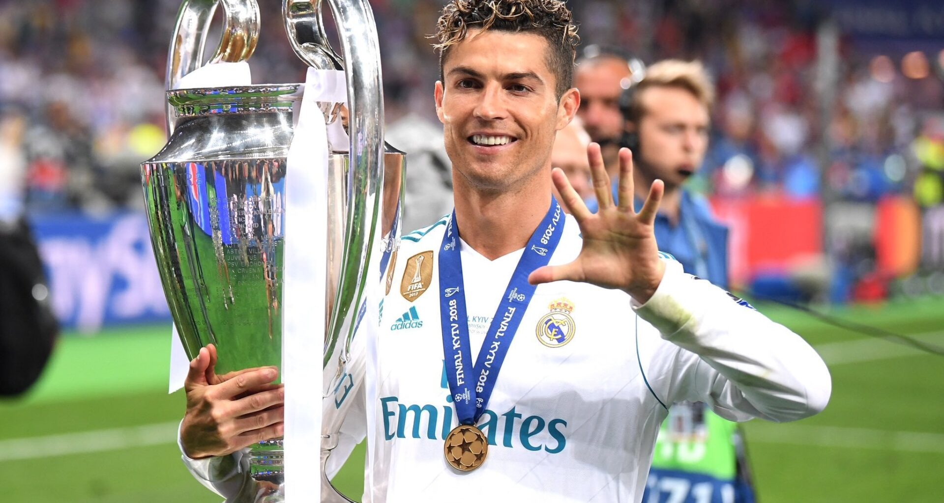 Cristiano Ronaldo: “Real Madrid? People say that they are lucky in the UCL but… no, they are not lucky”. “It’s just the best club in the history of football”. “At the Bernabéu, there’s different kind of aura”.