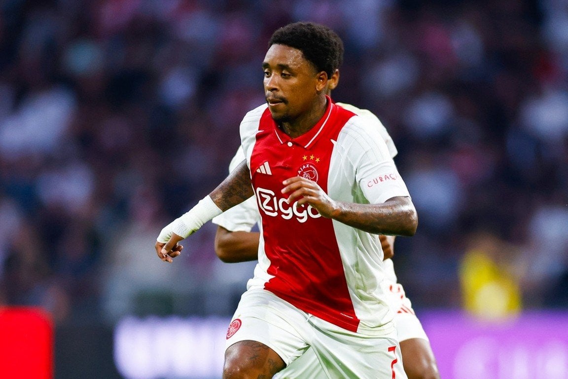 Ajax en Al-Ittihad naderen akkoord over miljoenendeal Bergwijn