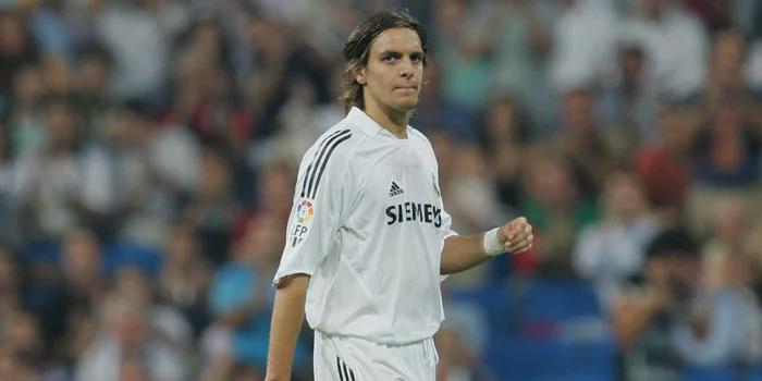 19 Years ago today, Jonathan Woodgate made his long-awaited Real Madrid debut, against Athletic Bilbao in La Liga. It went in the worst way possible with him scoring an own-goal in the 25th minute and then getting sent off with a 2nd Yellow on the 66th minute of the match.