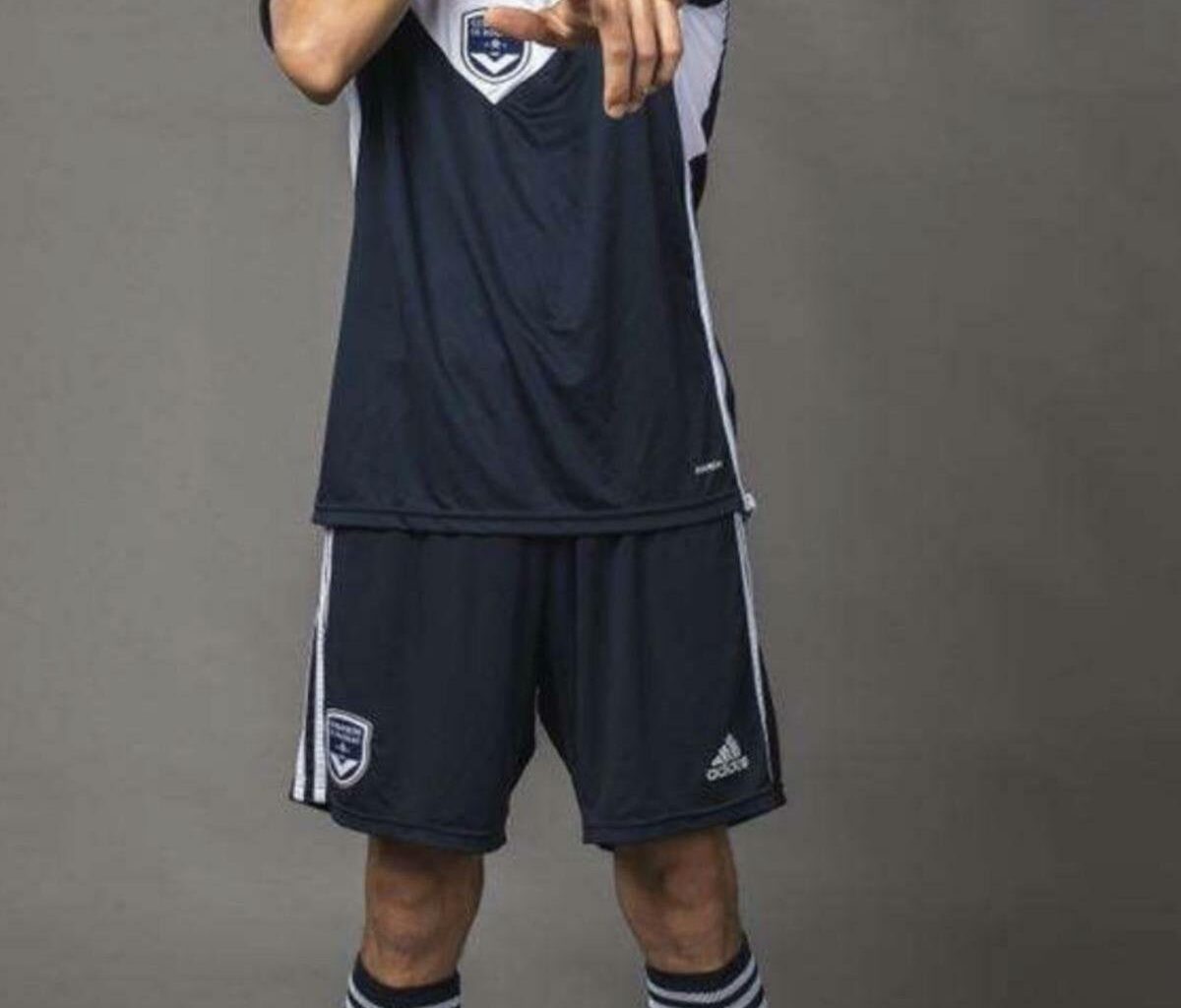 [INFO SUD OUEST] Left-back Lucas Batbedat, captain of Bordeaux U-17 and France youth international joins PSG.