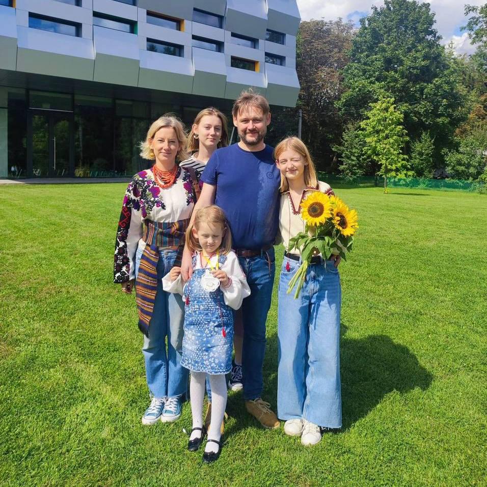 Photo of a family killed in Lviv. Only the father survived. His wife Evgeniya and three daughters - Yarina, Daryna, and Emiliya - were murdered in their own home by russian missile.