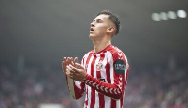 Manchester United and Bayern hold an interest in Sunderland midfielder Chris Rigg (17). The youngster only signed his first professional contract with Sunderland this summer after celebrating his 17th birthday in June [@MENnewsdesk]