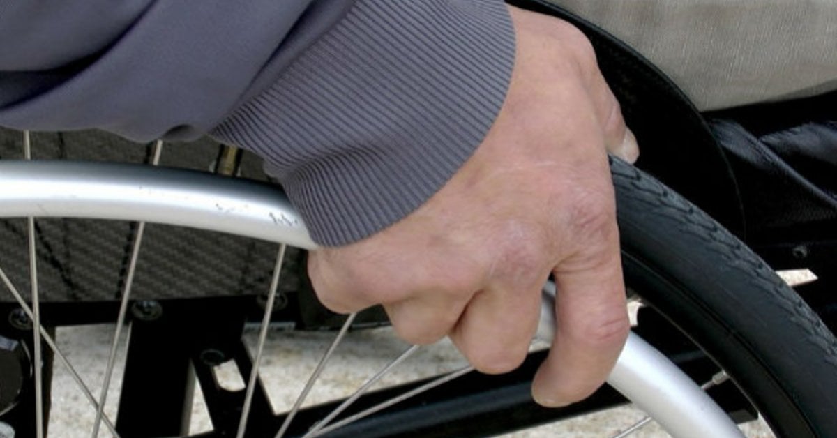 Possible cas de discriminació a Sant Julià a una dona en cadira de rodes