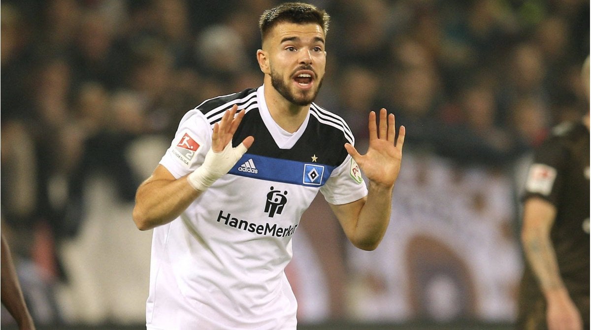 Baumgart erwägt Einsatz von Vuskovic in Icon- oder Baller-League: "Erstmal ist wichtig, dass er sich fit hält und für diese Ligen in Frage kommt – gerade auch um Fußball zu spielen. Das halte ich auch für einen Gedanken, über den man nachdenken muss. Das ist dann aber Marios Entscheidung."
