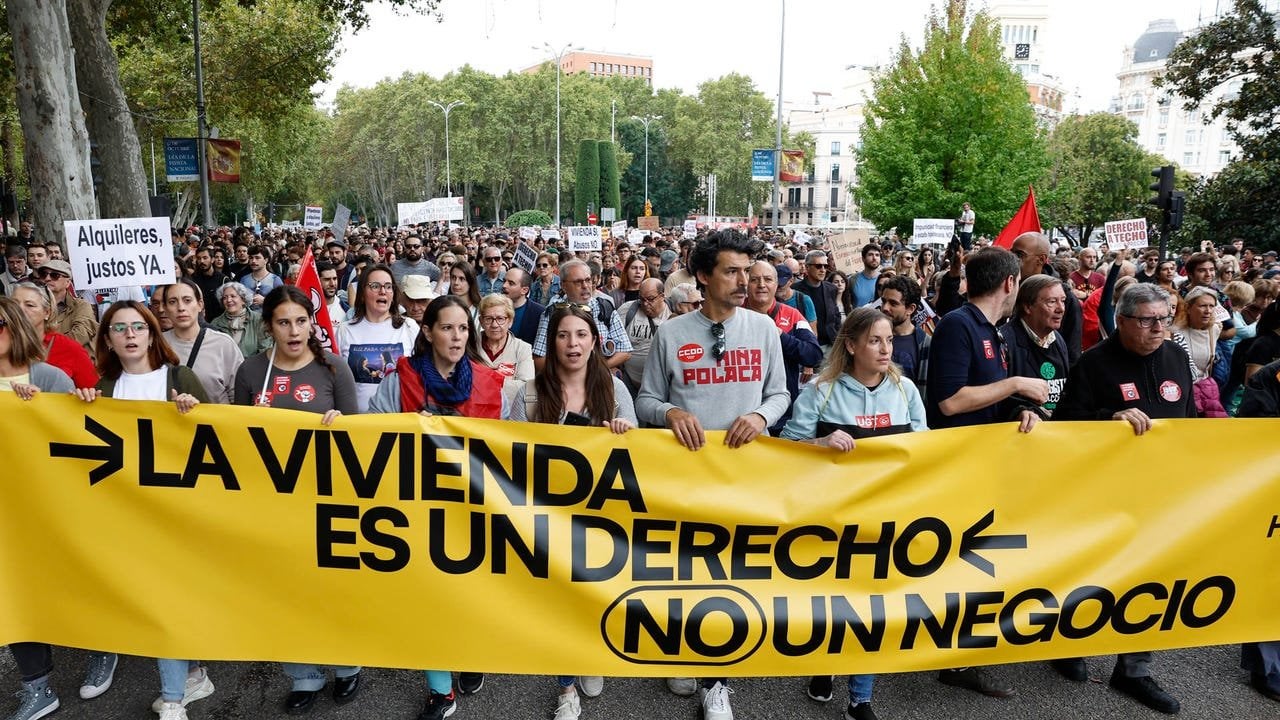 Decenas de miles de personas salen a las calles para protestar por los precios del alquiler en España