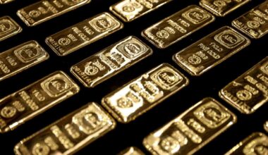 Gold Climbs to a Fresh Record as Geopolitics Drive Haven Demand
