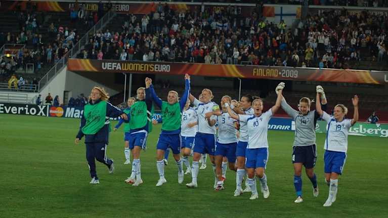 Helmarit tuulettaa 2009 EM-kotikisoissa.