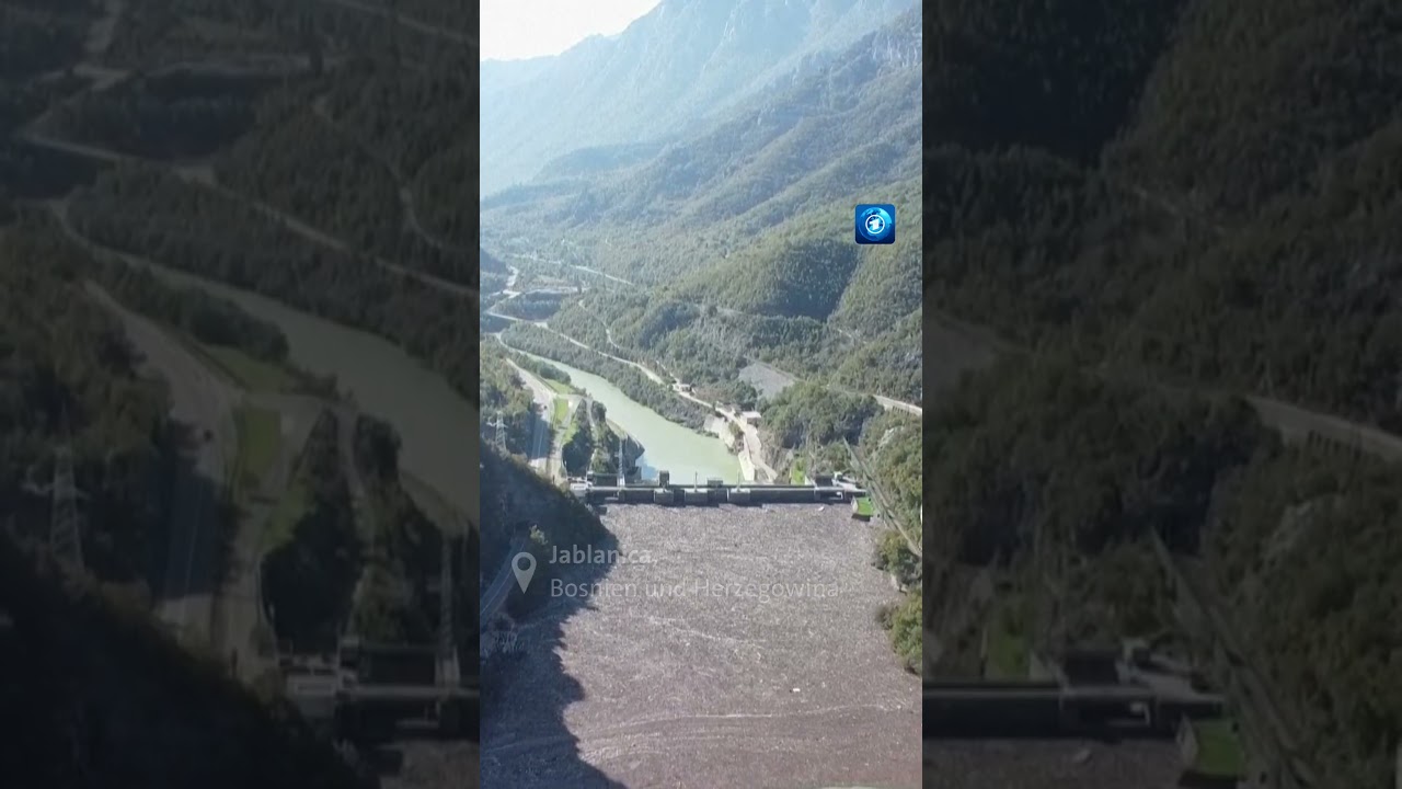 Müll und Geröll verstopfen Fluss in Bosnien und Herzegowina