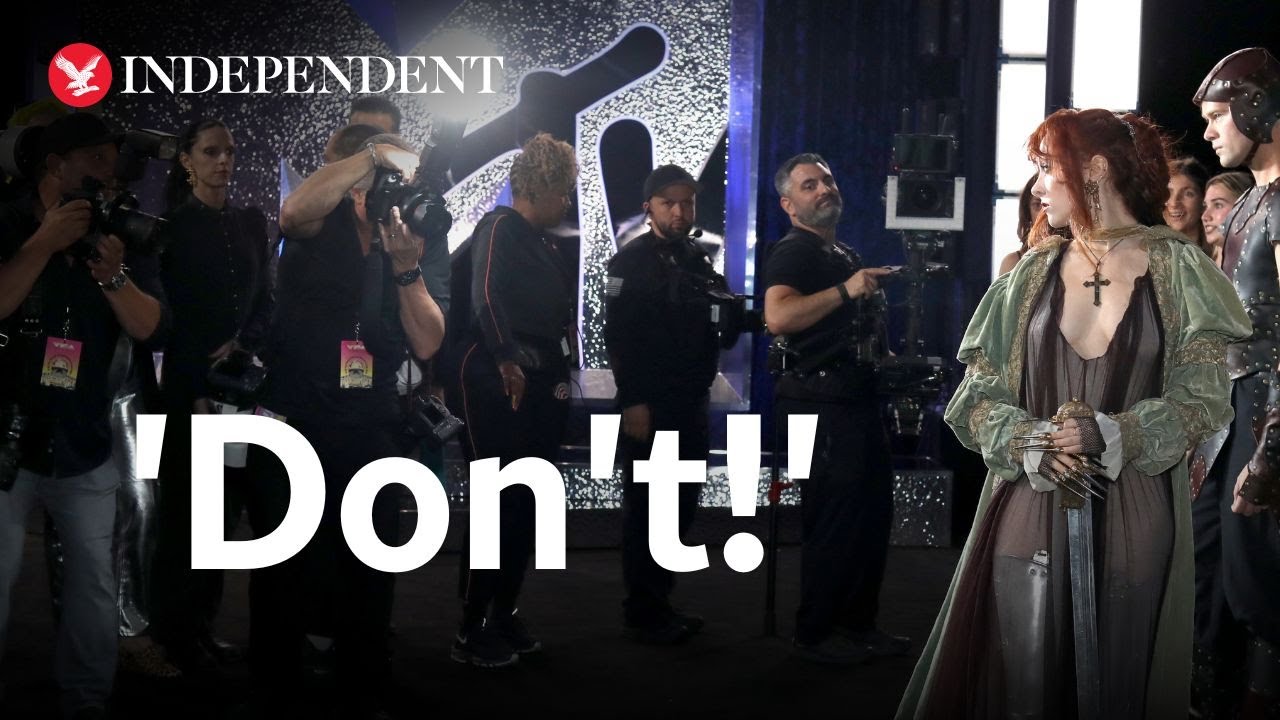 Chappell Roan's three-word response to rude photographer at VMAs