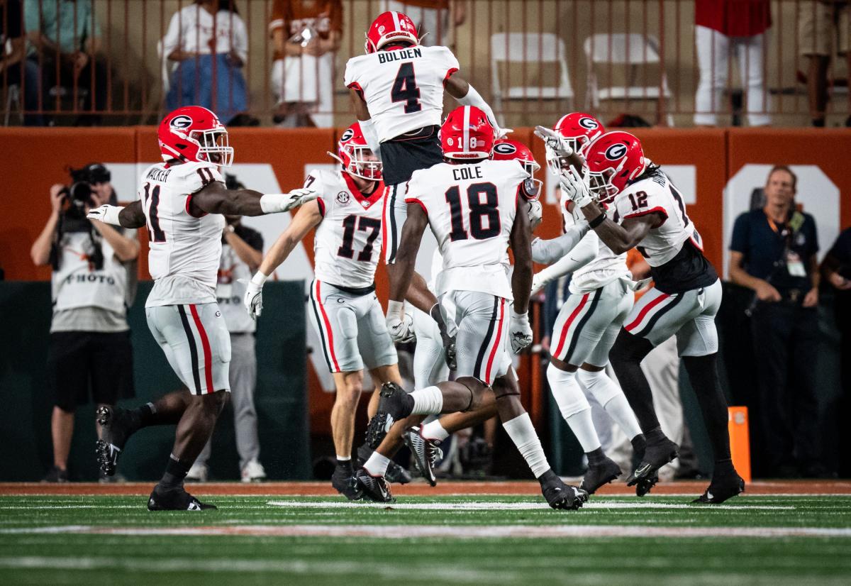Best photos from Georgia's epic win over No. 1 Texas