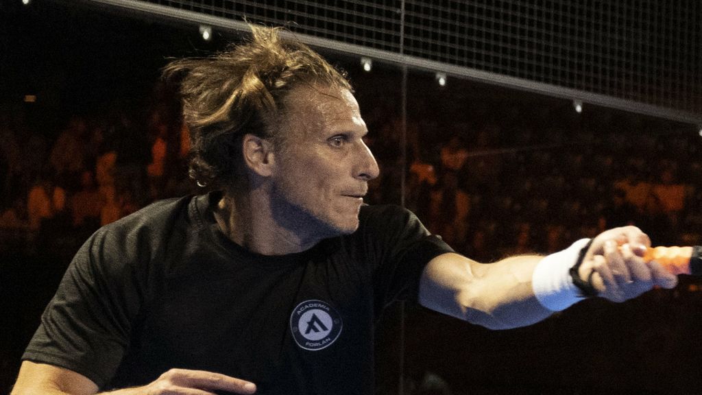 Oud-voetballer Forlán maakt binnenkort debuut als tennisser op ATP Tour