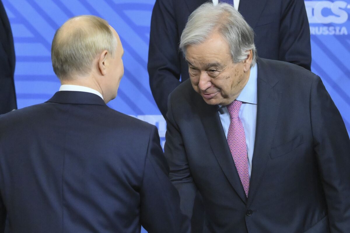 Ukraine Slams UN Chief Guterres After Putin Handshake and Belarus Hug