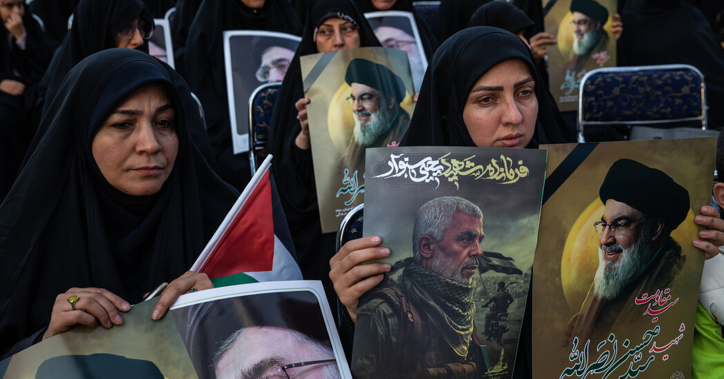 Iran Prepares for War but Hopes to Avert One as It Braces for Israeli Strikes