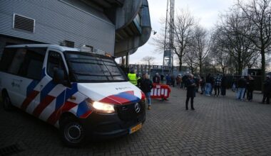 Goed nieuws voor Eredivisie: politie bereikt akkoord over vroegpensioen
