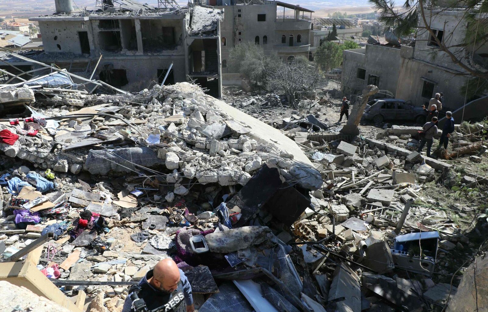 Israel kills 20 in southern Lebanon amid Hezbollah retaliatory fire