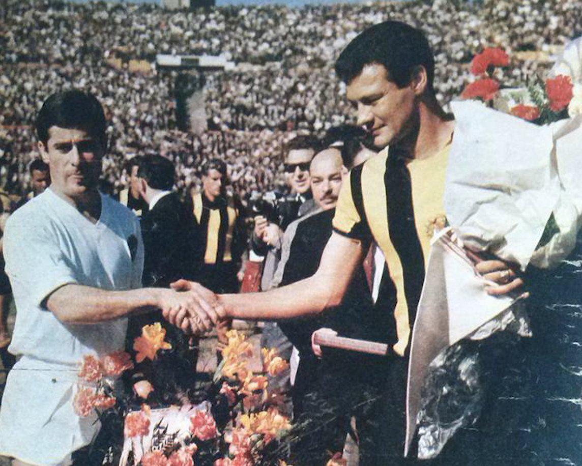 Today in 1966 - Real Madrid captain Manuel Bueno greets Peñarol's Néstor Gonçalves in Montevideo for the 1st leg of the Club World final. Peñarol would win 4-0 on aggregate.