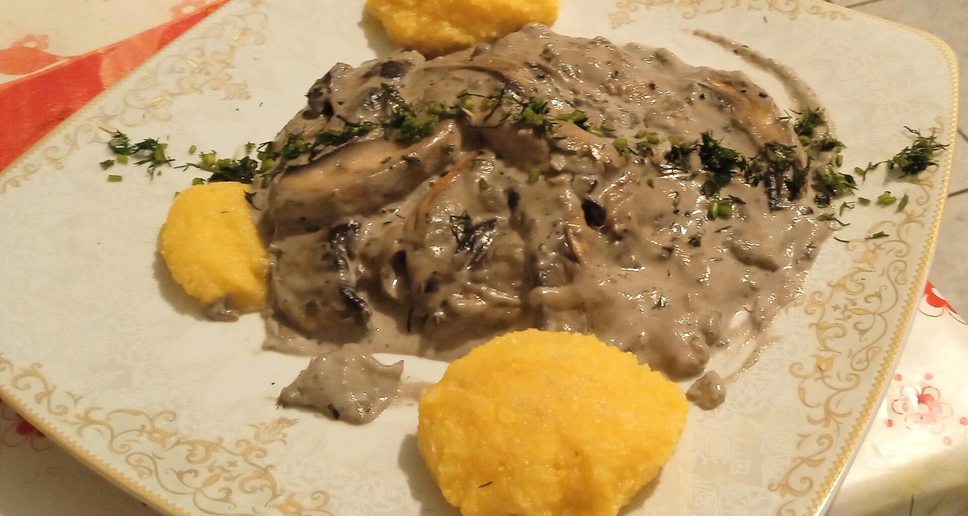 Romanian Mushroom stew with sour cream, mozzarella, garlic and hot pepper +polenta