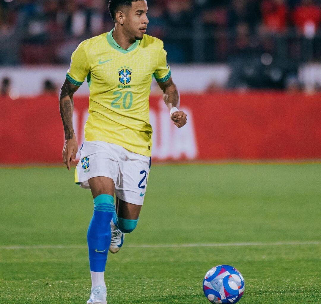 Tonight, Ederson and Savinho played for Brazil in a 1-2 win over Chile in the WC qualifiers, with the latter picking up an assist 🇧🇷💫