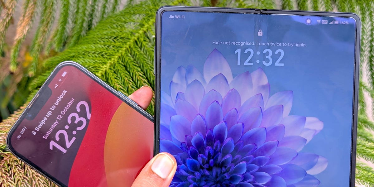 Why I Choose a Foldable Smartphone Over Upgrading My iPhone