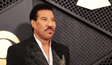 Lionel Richie likens touring to vacation as he announces Europe shows
