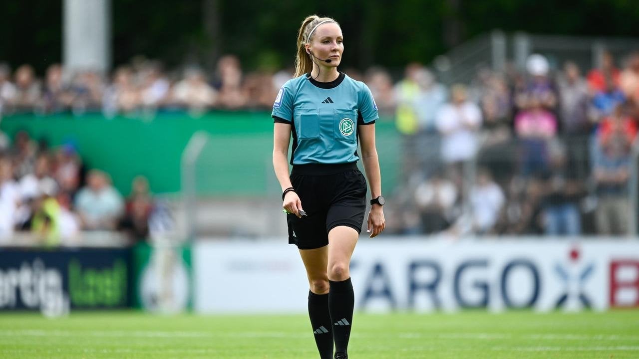 Fabienne Michel könnte bald Bundesliga pfeifen - Schiri-Boss Kircher:  "Ich denke schon, dass bald die nächste Frau in der ersten Liga pfeifen wird. Wir haben Fabienne Michel in der 3. Liga. Sie macht dort wirklich einen sehr guten Job."