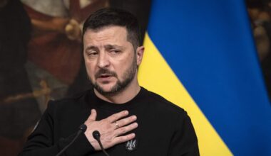 Kiev nella Nato, adesione in stallo, sette Paesi scaricano Zelensky