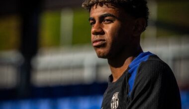 [@FCBarcelona] MEDICAL NEWS | Tests carried out this morning on first team player Lamine Yamal have confirmed that he has a left hamstring strain. His return to training will be determined by his recovery time.