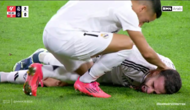 Dani Carvajal is screaming and crying, looks like pretty bad injury.