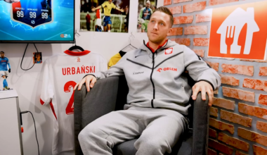 Piotr Zielinski: "I almost joined West Ham. They offered €35m & ADL was eagerly wanting me to go. I spoke with Lukasz Fabianski about housing & medical care for my family. No disrespect to West Ham, but I just didn't feel it & rejected the move in the end. I thought I could aim for a bigger club."