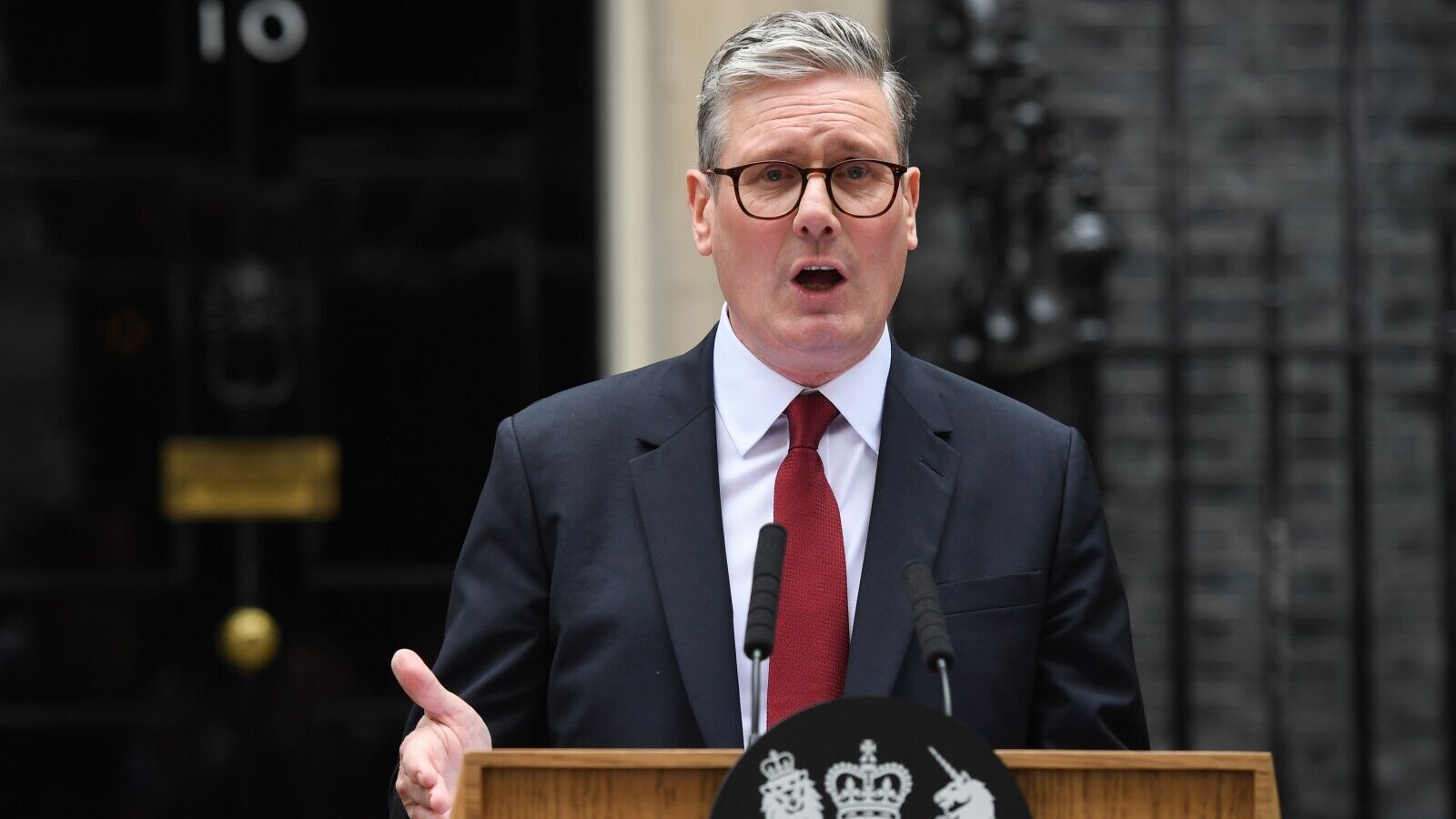 UK PM Keir Starmer downplayed concerns about potential damage to relations with Trump, stating that Labour supporters are volunteering independently. Bloomberg photo