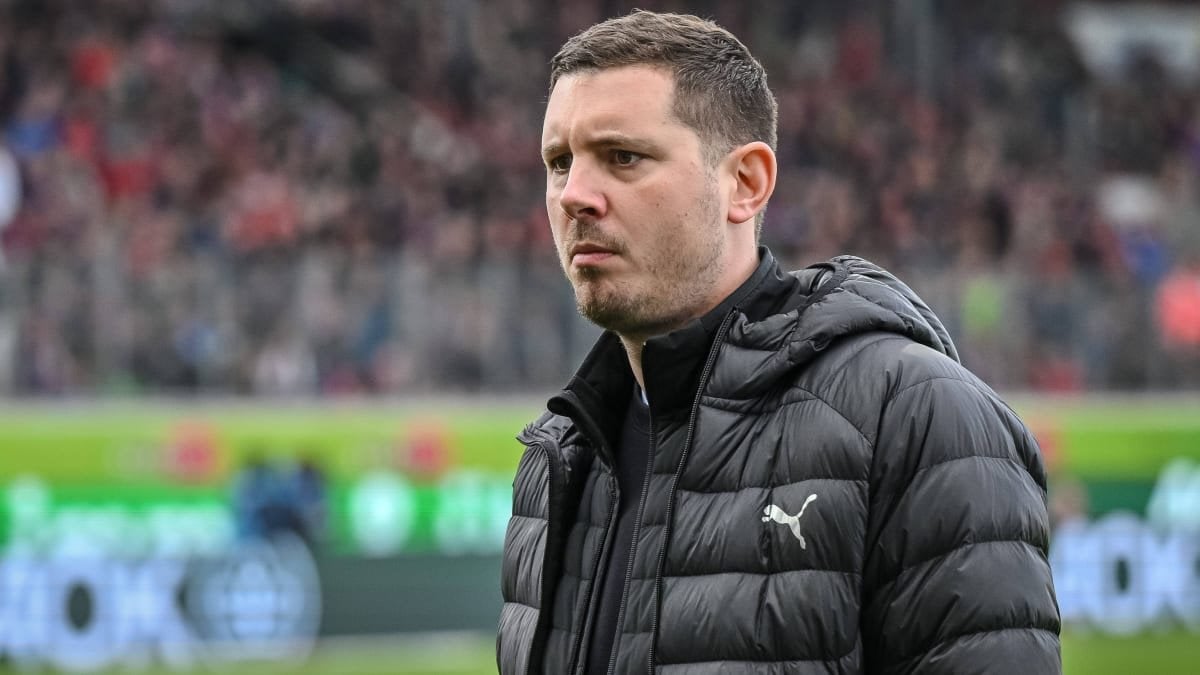 Offiziell: FC Bayern bestätigt Pilawa-Trennung - und stellt Schmadtke als neuen Chefscout vor