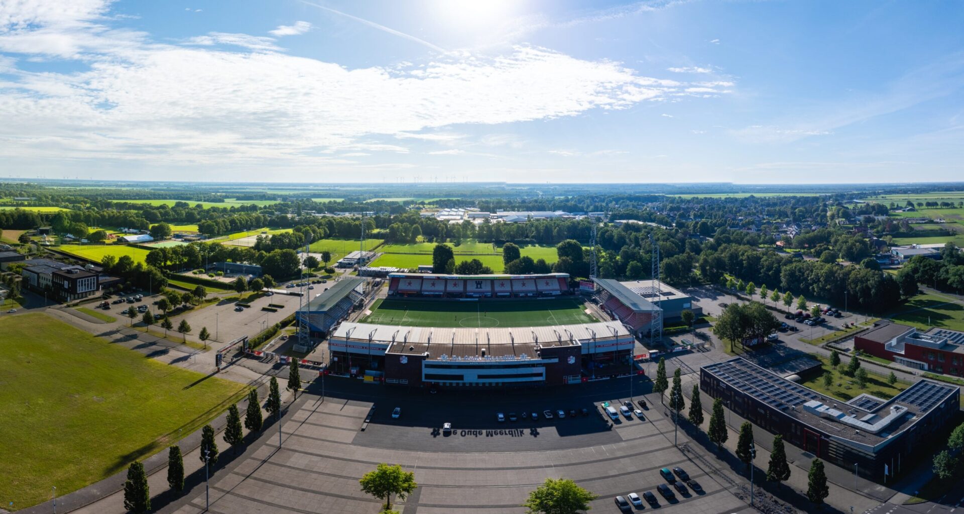 Officieel: FC Emmen vanaf volgend seizoen op natuurgras