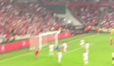 Fan recording of Arda's footwork from the stands