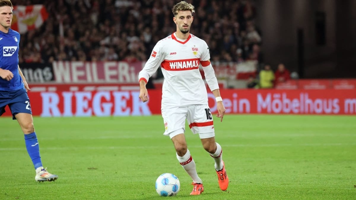 Karazor und die Türkei: Auch gegen Island bleibt Atakan Karazor das Debüt für die türkische Nationalelf verwehrt. Zuvor gegen Montenegro stand der Mittelfeldmann des VfB Stuttgart nicht einmal im Kader. Hintergrund könnten zumindest zum Teil die Vorwürfe der sexuellen Nötigung aus dem Jahr 2022 sein