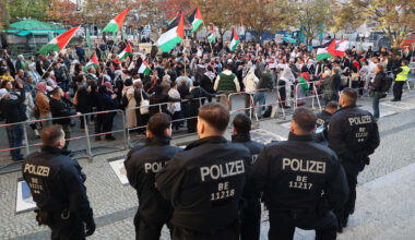 Anti-Israel-Demo : Nahost-Konflikt wird zur Zerreißprobe für Berlin | Regional
