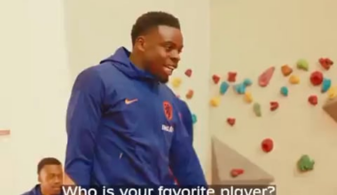 Dutch footballer Noah Ohio visiting a sick kid that says Jude Bellingham is his favourite player and Noah has a little surprise