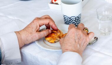 Hälften kollar inte register vid äldreomsorgjobb