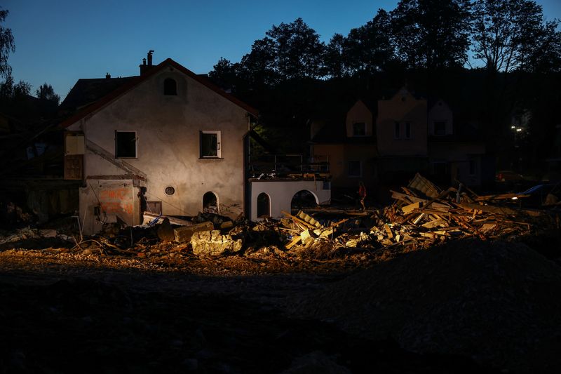 Poland to amend budget bill for 2024, in wake of floods