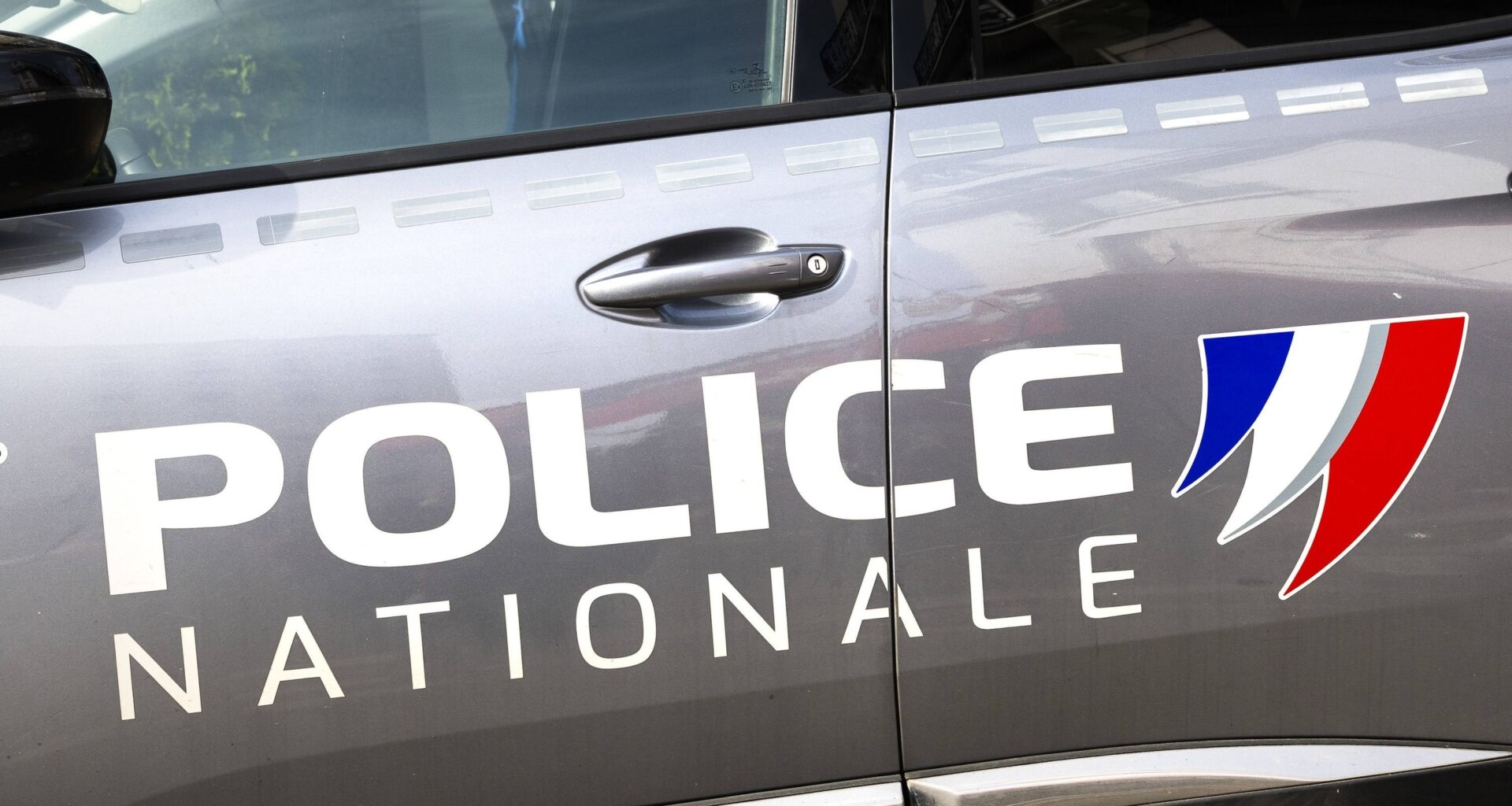 Parce qu'il est important de nettoyer devant notre porte également !