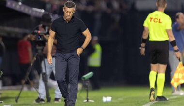 Pedro Caixinha desentendeu-se com Abel Ferreira e chamou "bobi e tareco" aos adjuntos do Palmeiras