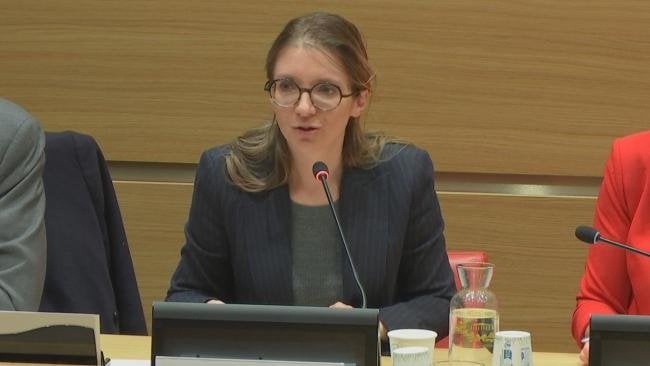 Crèches : le Bureau de l'Assemblée saisit la justice à propos d'une accusation de "faux témoignage" à l'encontre d'Aurore Bergé | LCP - Assemblée nationale