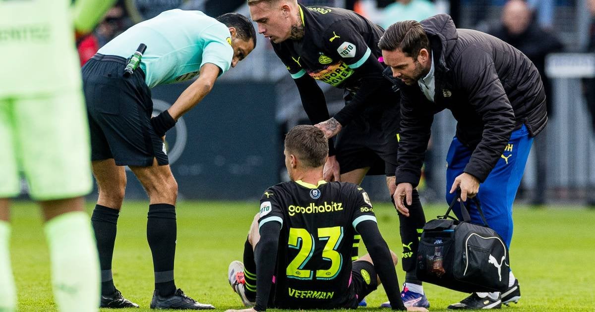 Joey Veerman staat met liesblessure minstens een maand aan de kant bij PSV