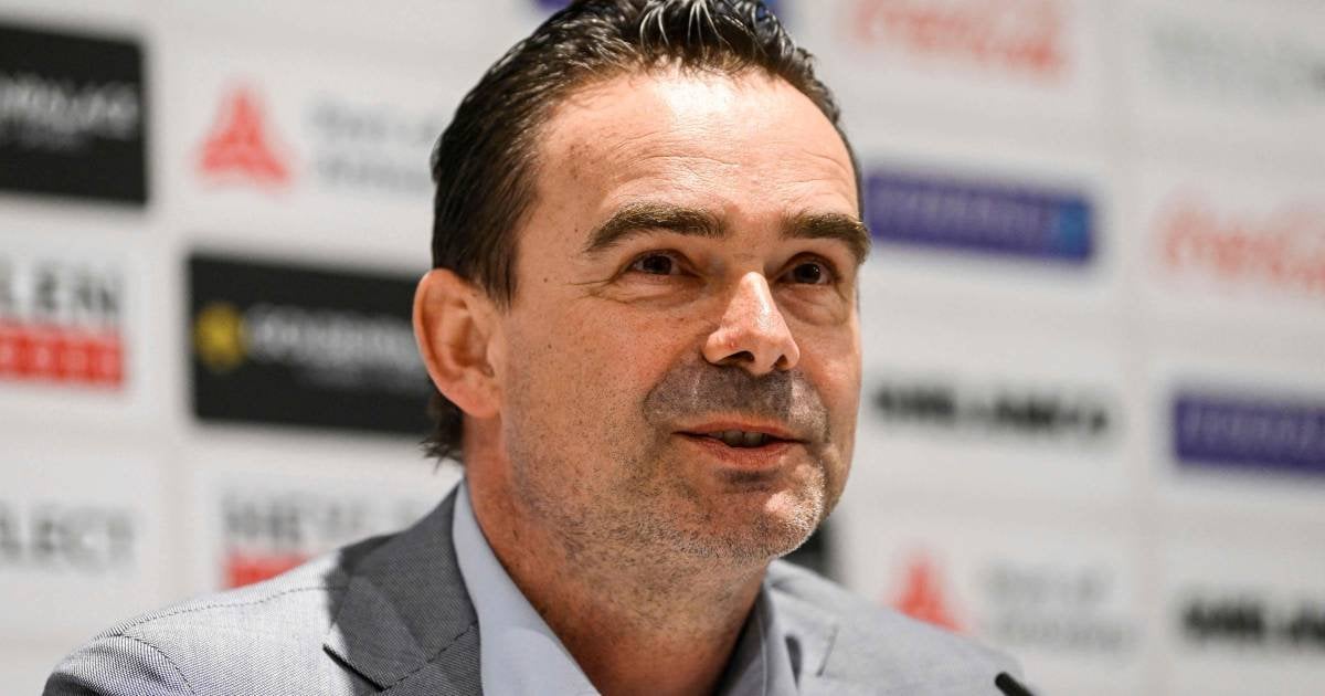 Antwerp verlengt in alle stilte contract geschorste Marc Overmars: ‘Gewoon niet gecommuniceerd’ (Op 16 november mag hij weer aan het werk)