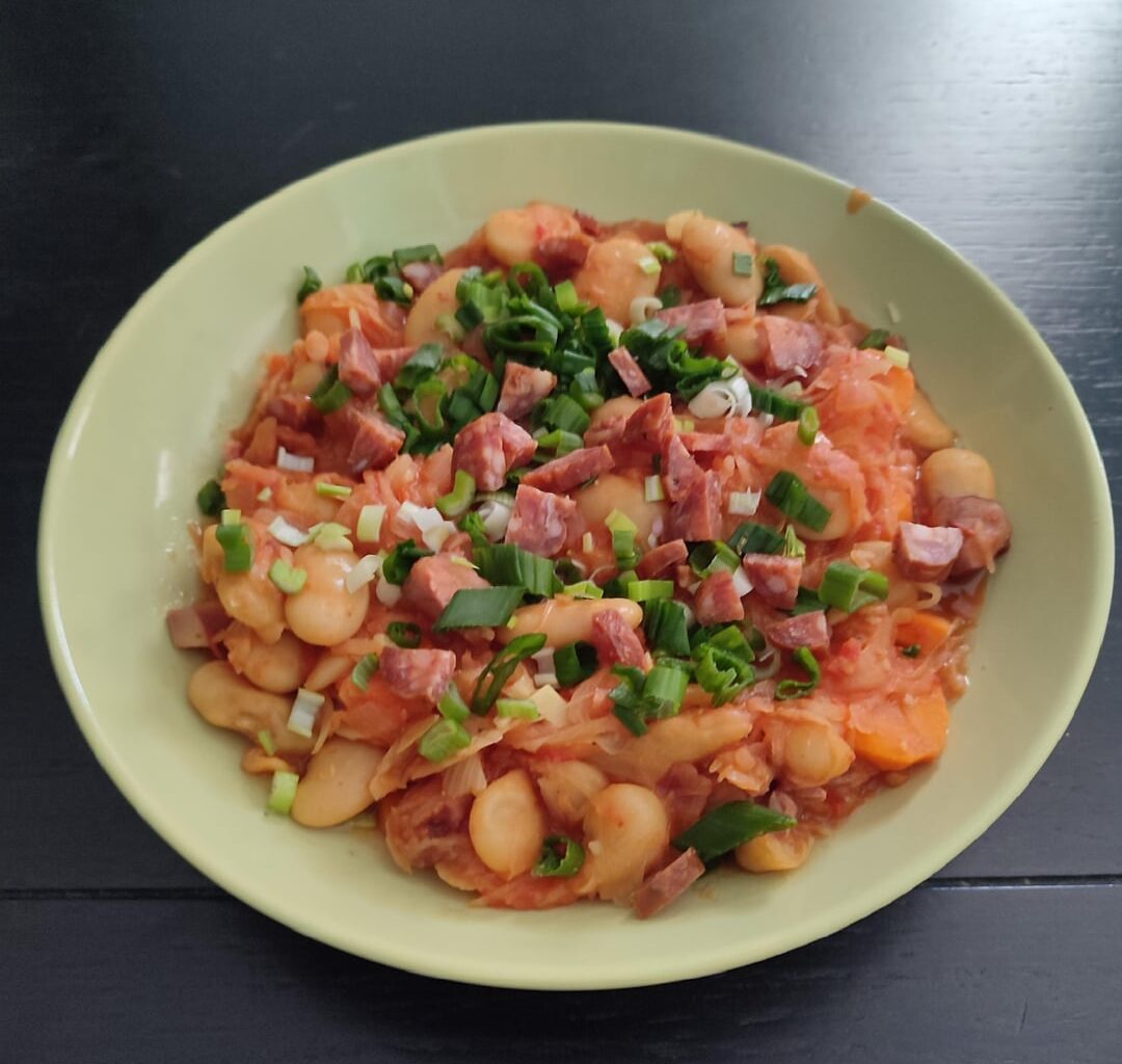 Slovenian Jota (stewed beans with pork jowl and sauerkraut) and a little soy-lemon broccoli