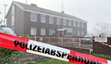 Frau eröffnet Feuer in Polizeiwache und wird erschossen
