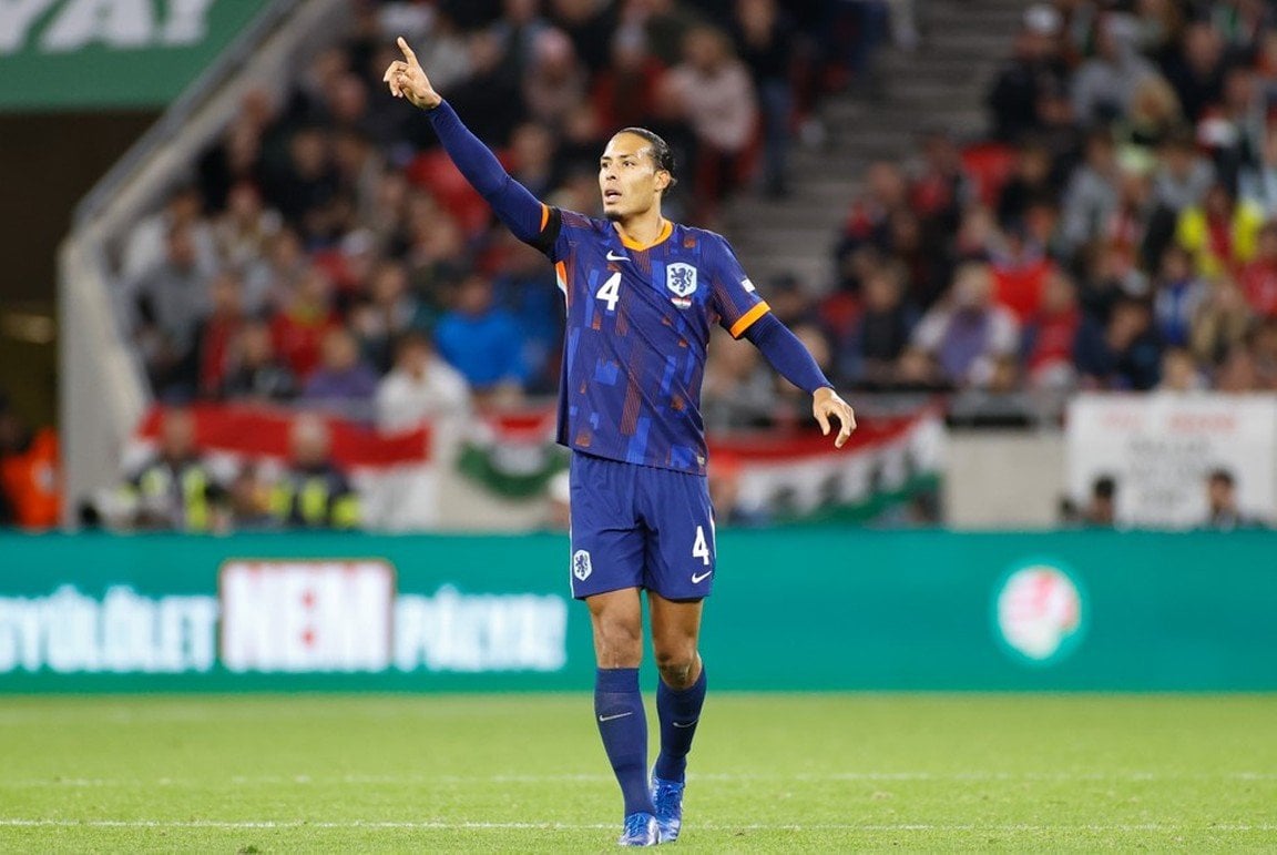 Van Dijk verlaat Oranje-kamp: 'Ik heb aangegeven graag naar huis te willen'