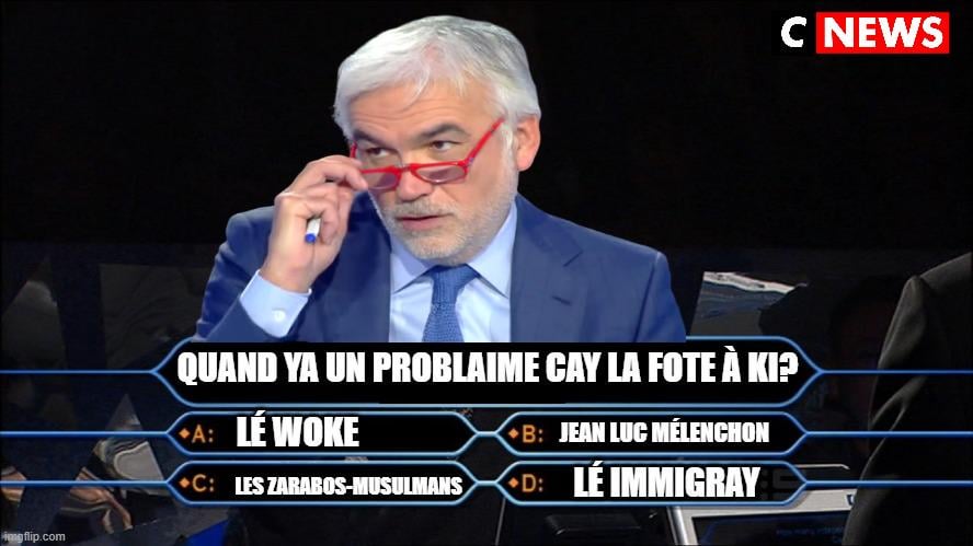 Oh putaing attention reculez tous il touche ses lunettes il va dire de la turbo-merde