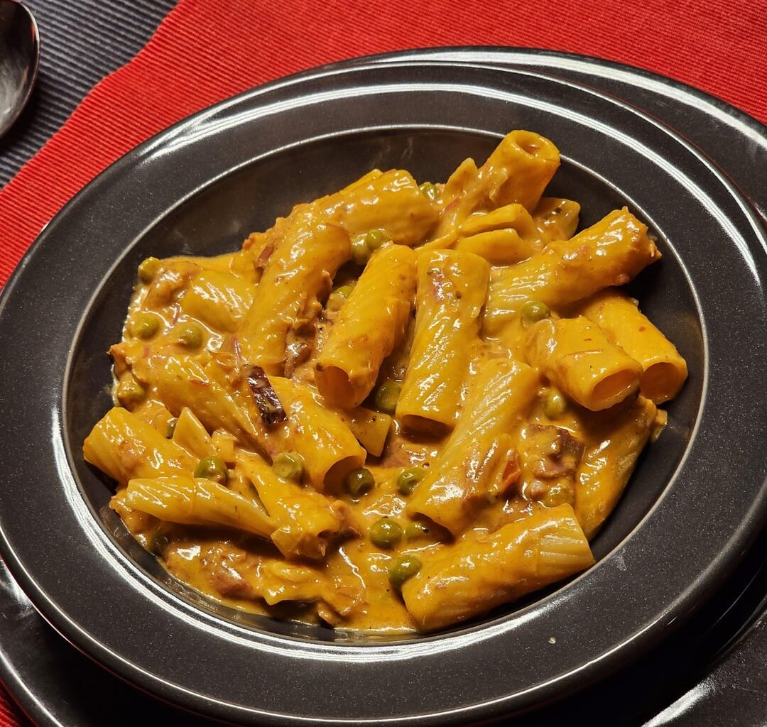 Tortiglioni with a hearty white wine sauce including leftover Baden-style Schäufele
