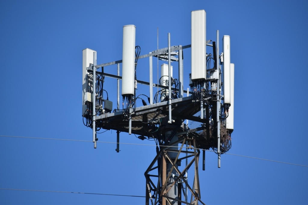 Unul dintre marii operatori de comunicații din România, amendat pentru încălcarea regulilor privind siguranța datelor. Ce a reclamat un client